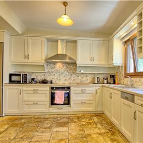 3 bedroom villa with pool, near Acharavi, sleeps 8